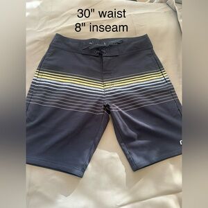 Men's Travis Mathew swim trunks. Waist 30" inseam 8" New without tags